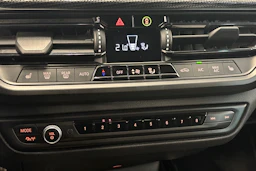 valkoinen BMW 120 2020 kuva 23.