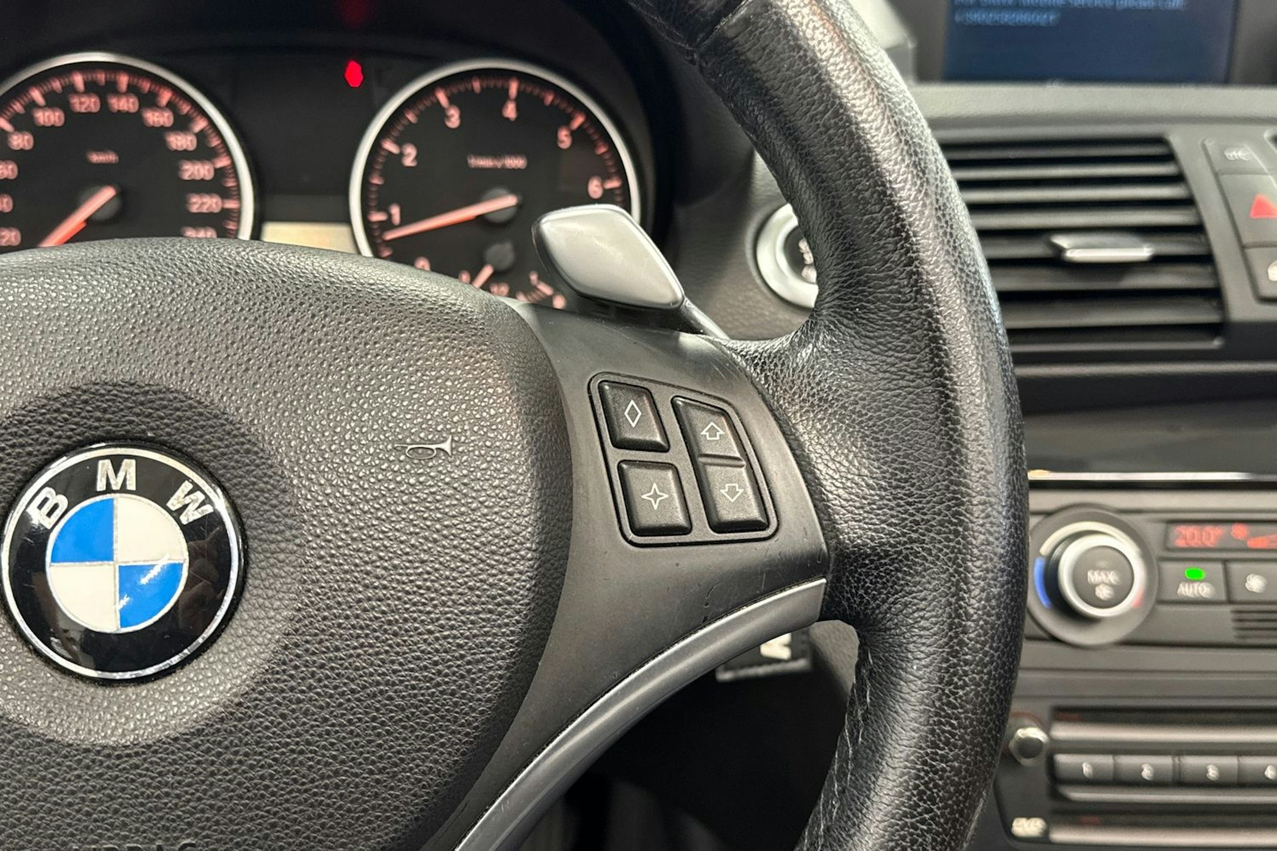 valkoinen BMW 125 2008 kuva 21.