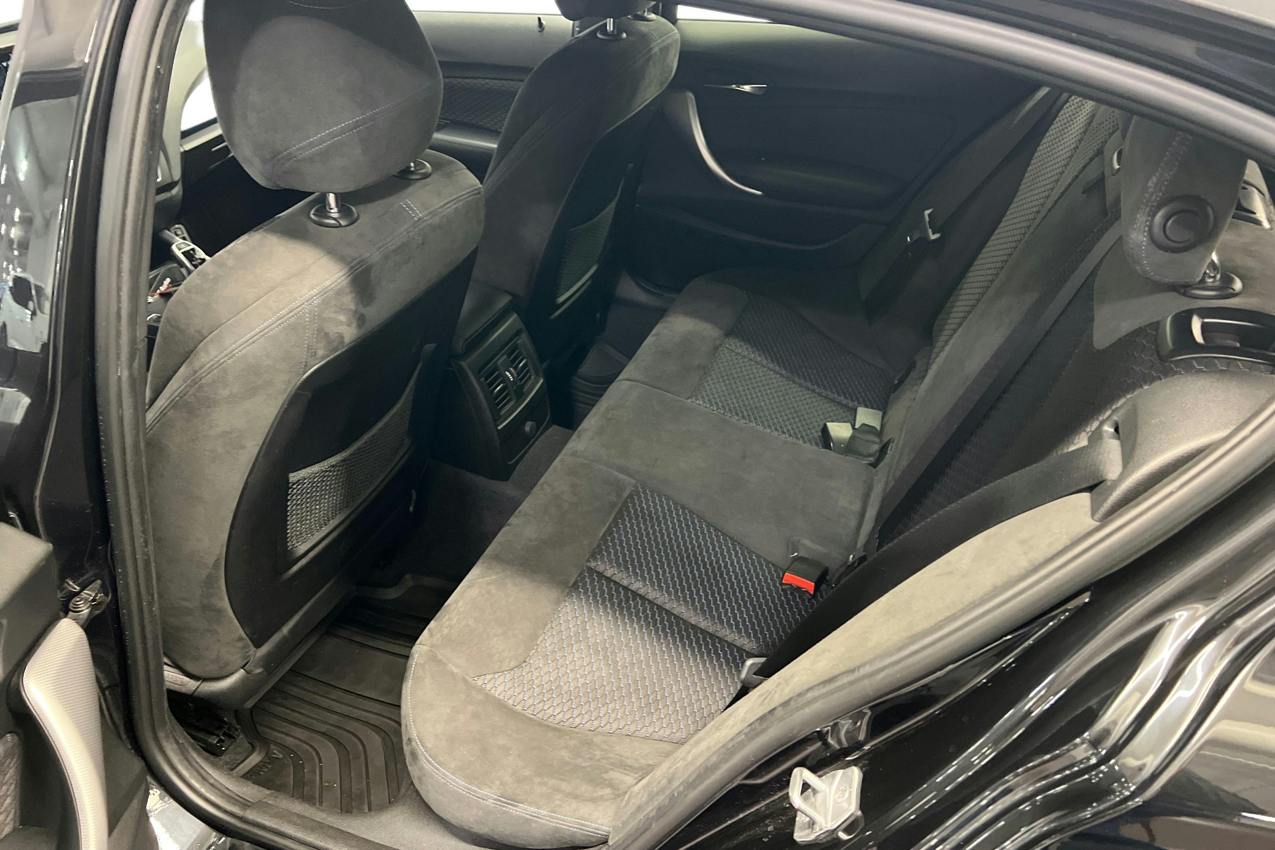 musta BMW 135 2014 kuva 10.