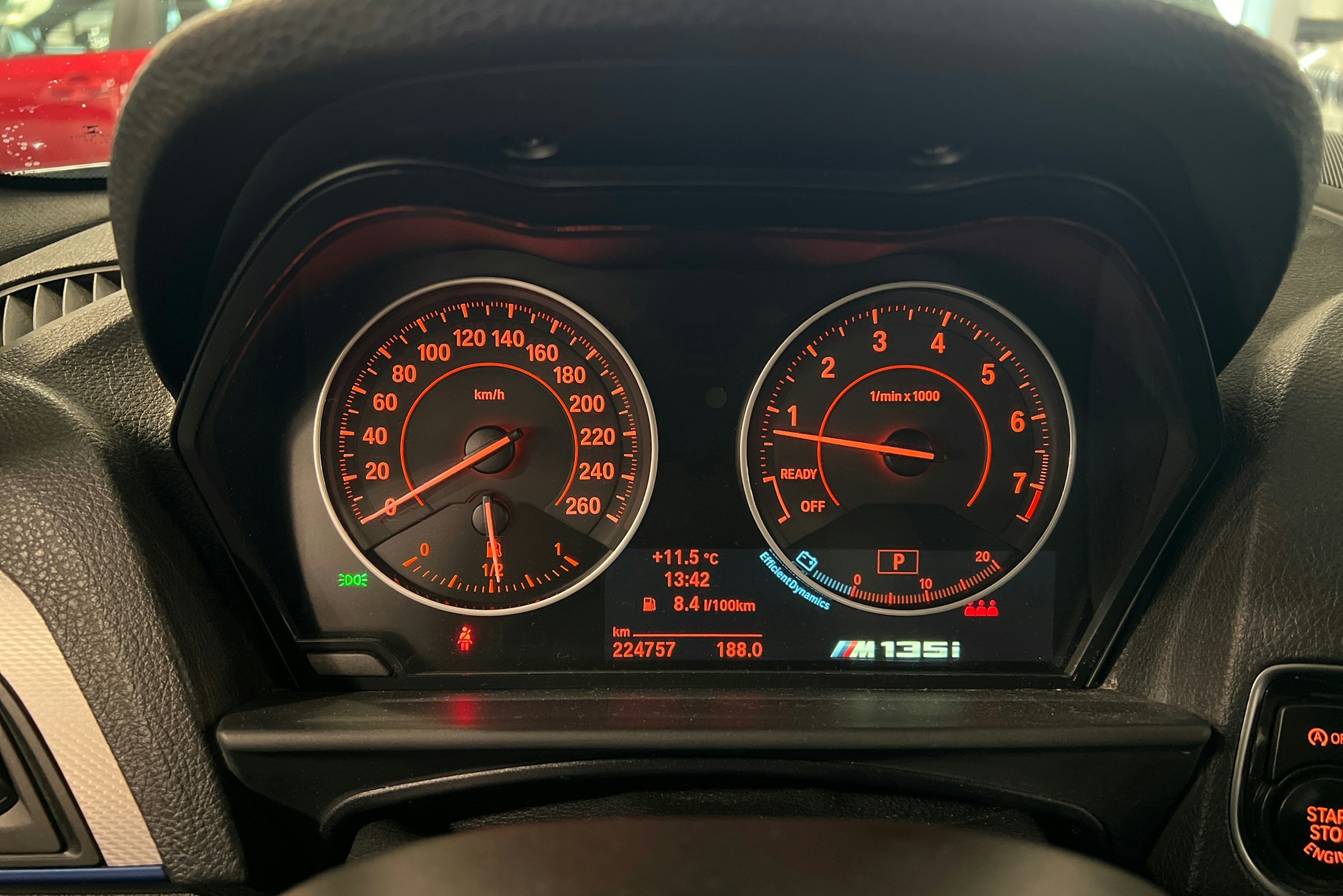 musta BMW 135 2014 kuva 16.