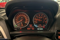 musta BMW 135 2014 kuva 16.