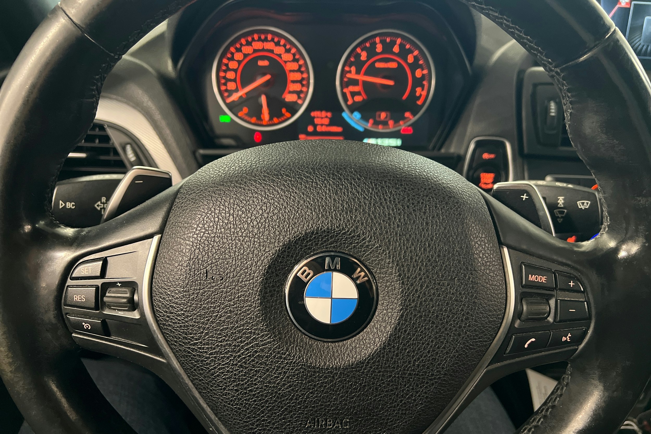 musta BMW 135 2014 kuva 17.