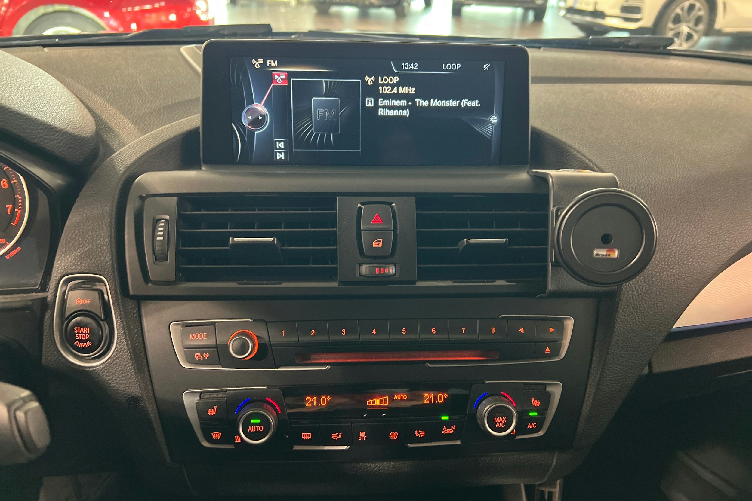 musta BMW 135 2014 kuva 18.