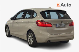valkoinen BMW 216 2015 kuva 2.