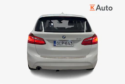 valkoinen BMW 216 2015 kuva 4.
