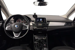 valkoinen BMW 216 2015 kuva 9.