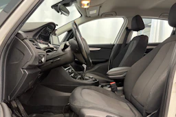 valkoinen BMW 216 2015 kuva 15.