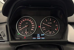 valkoinen BMW 216 2015 kuva 17.