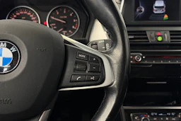 valkoinen BMW 216 2015 kuva 19.