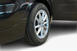 musta BMW 216 2016 kuva 12.