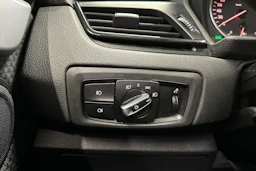 musta BMW 216 2016 kuva 23.