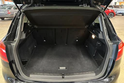 musta BMW 216 2016 kuva 25.
