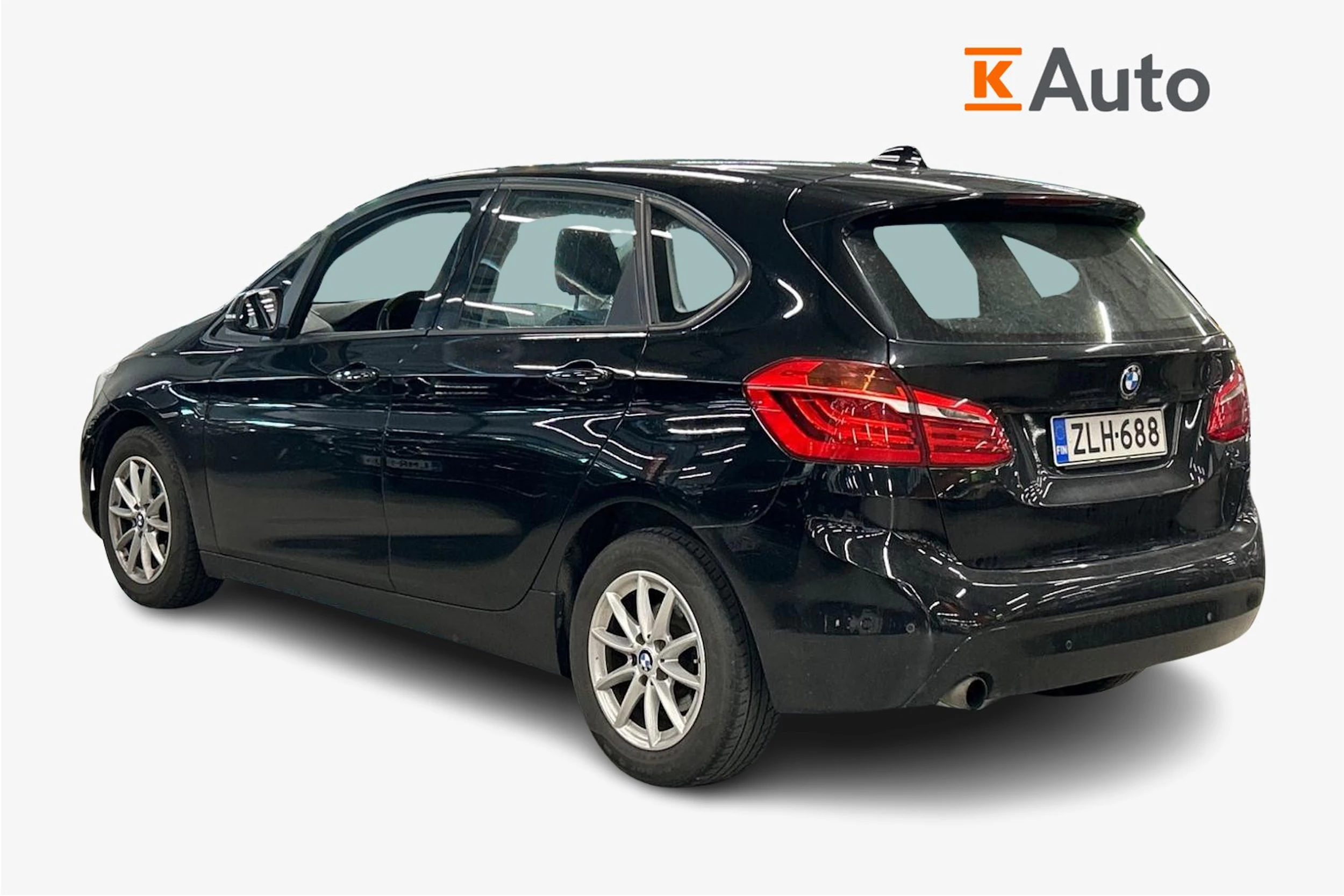 musta BMW 216 2017 kuva 2.