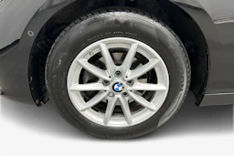 musta BMW 216 2017 kuva 9.