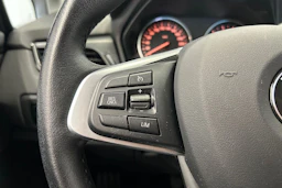 musta BMW 216 2017 kuva 14.