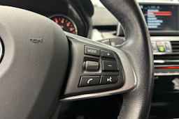 musta BMW 216 2017 kuva 15.