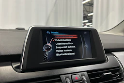 musta BMW 216 2017 kuva 16.