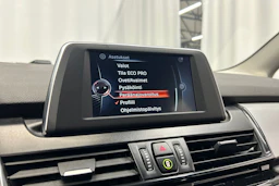 musta BMW 216 2017 kuva 18.