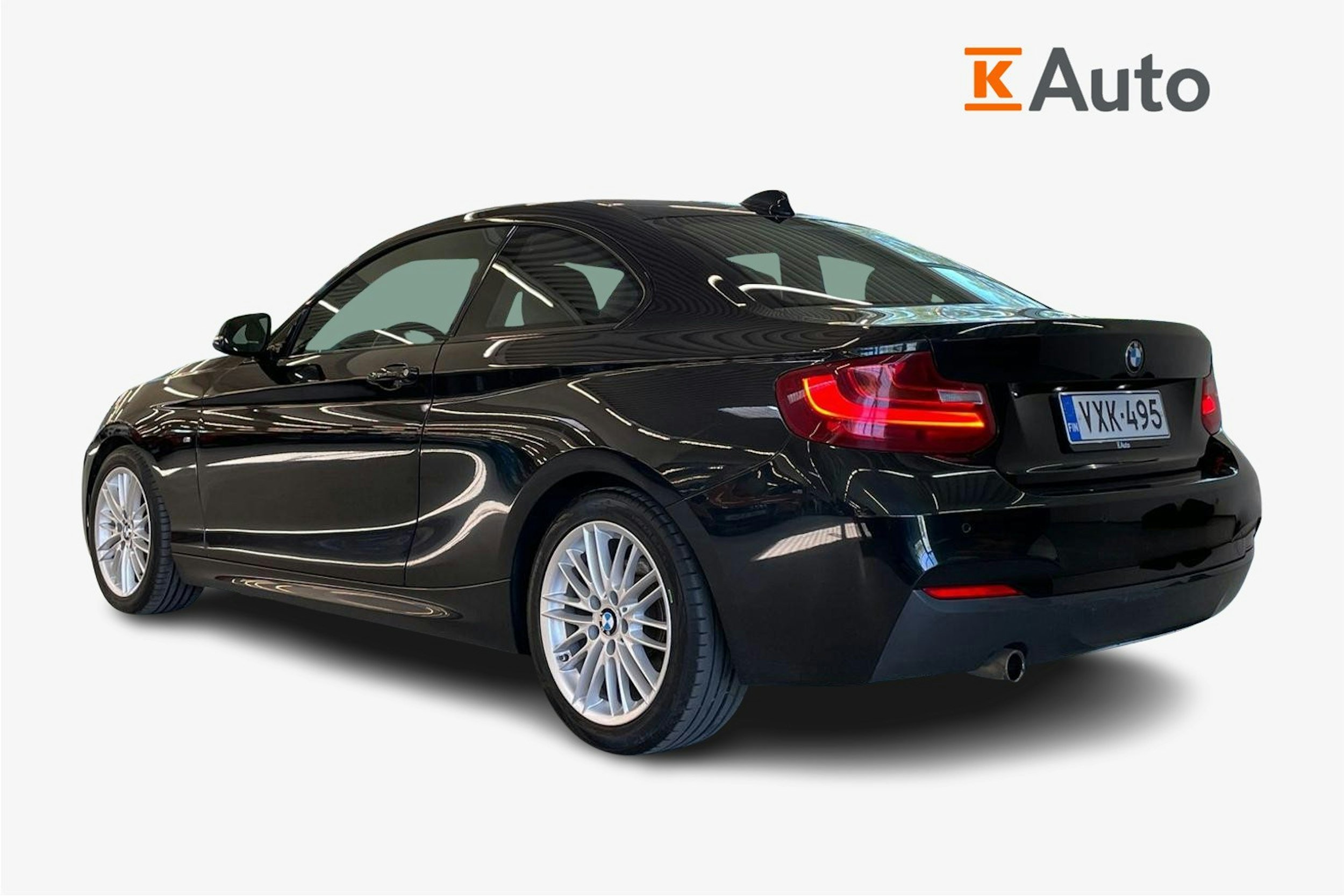 Musta BMW 218 2014 kuva 2.