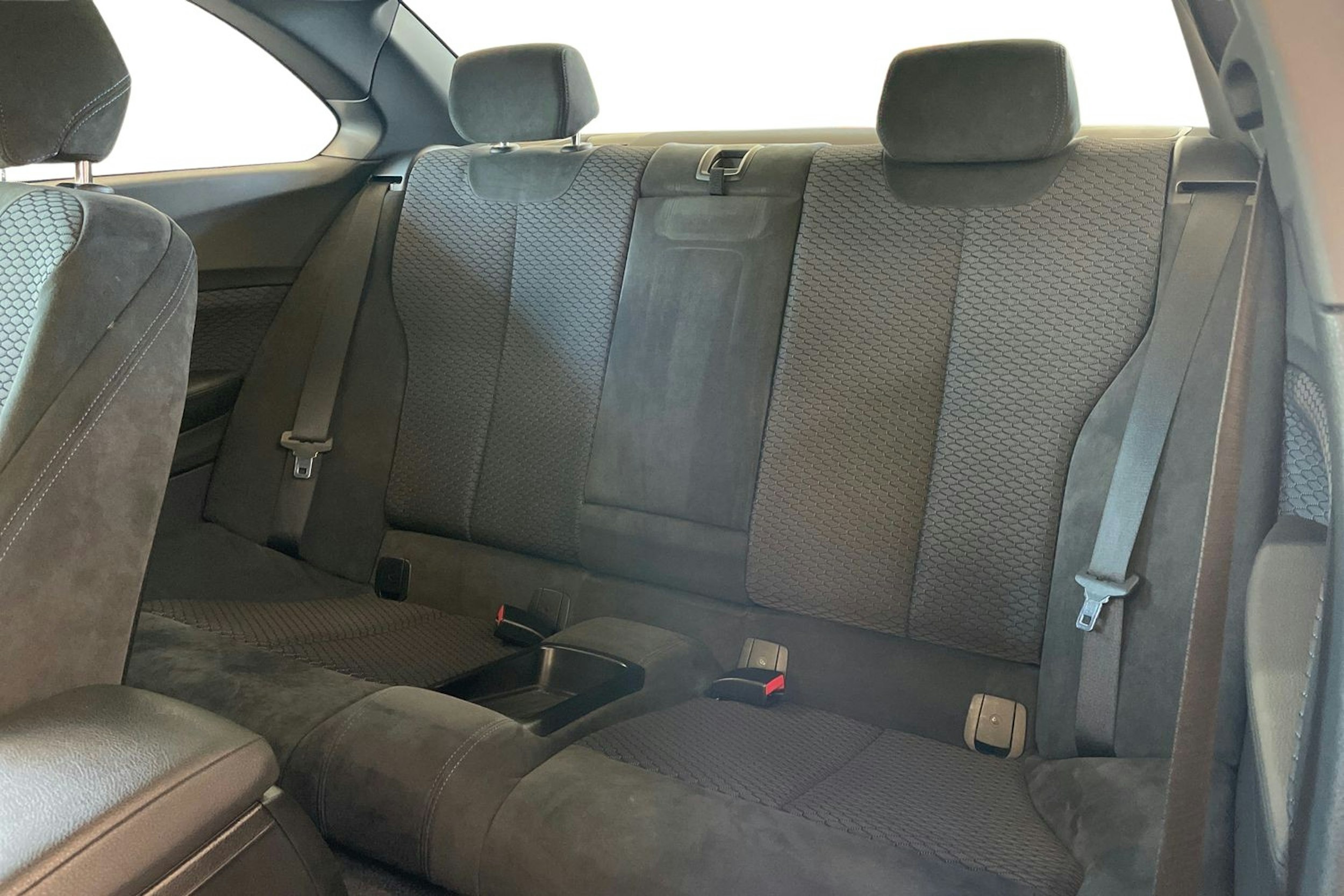 Musta BMW 218 2014 kuva 10.