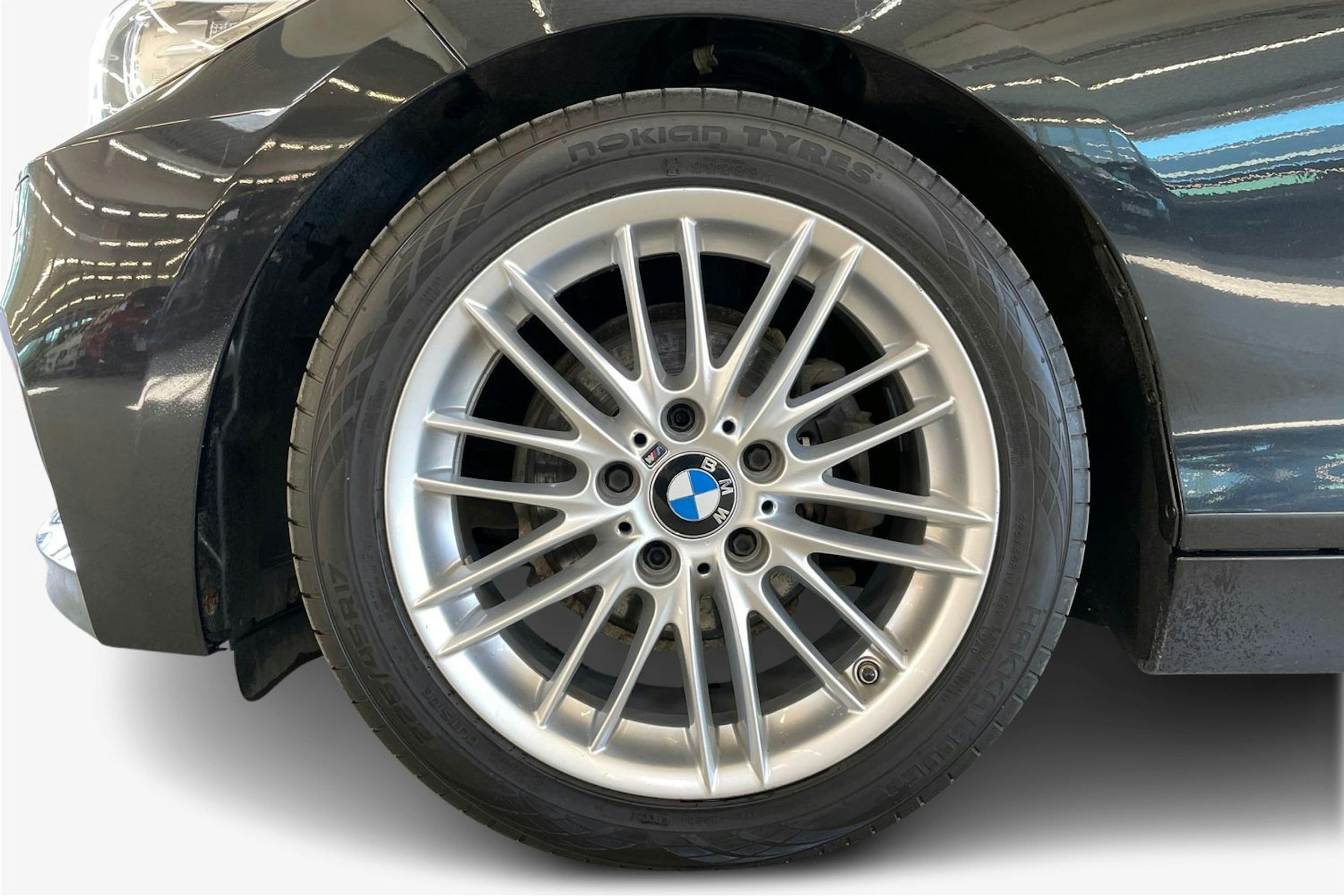 Musta BMW 218 2014 kuva 11.