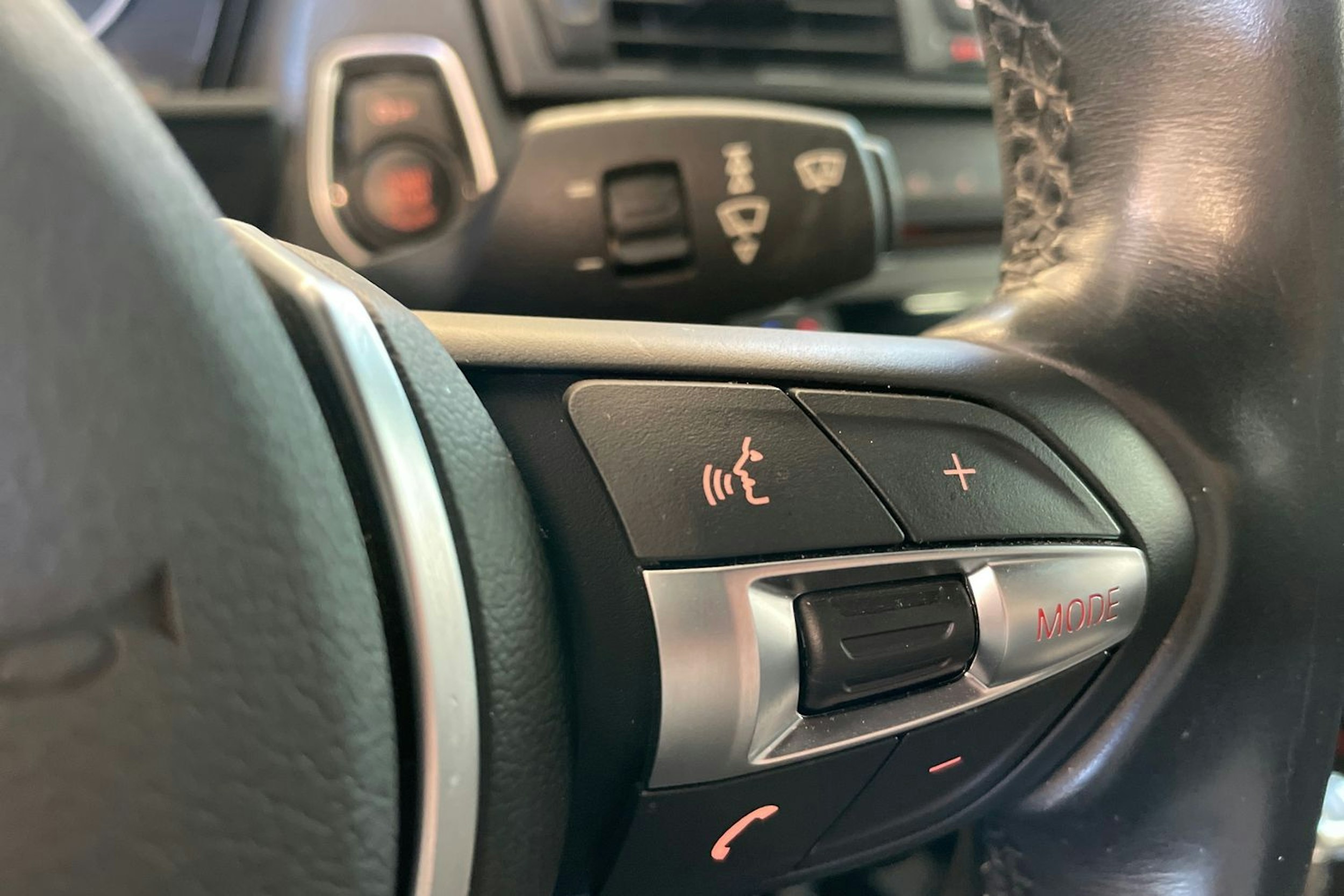 Musta BMW 218 2014 kuva 18.