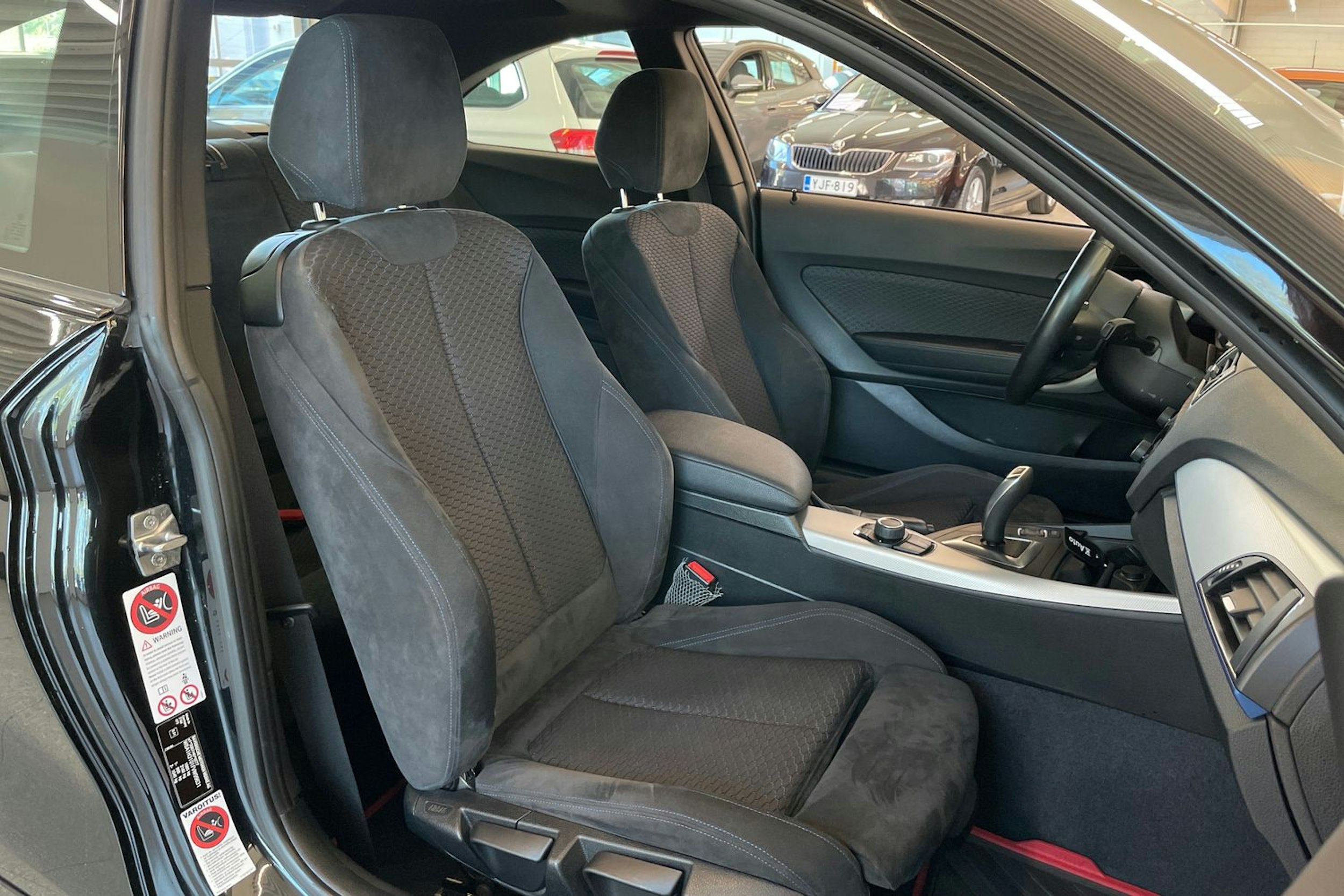 Musta BMW 218 2014 kuva 25.