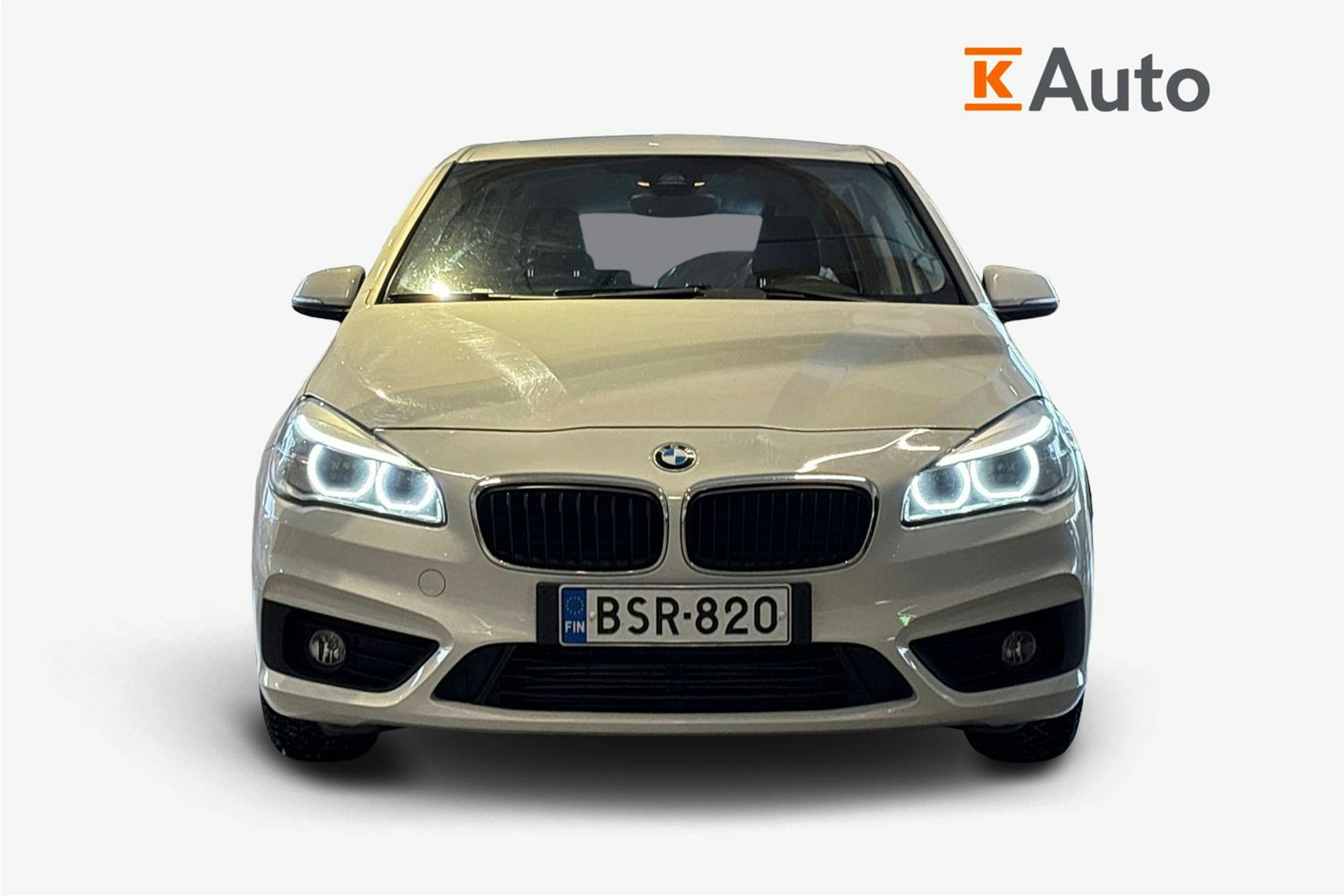 Valkoinen BMW 218 2015 kuva 5.