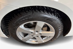 Valkoinen BMW 218 2015 kuva 11.