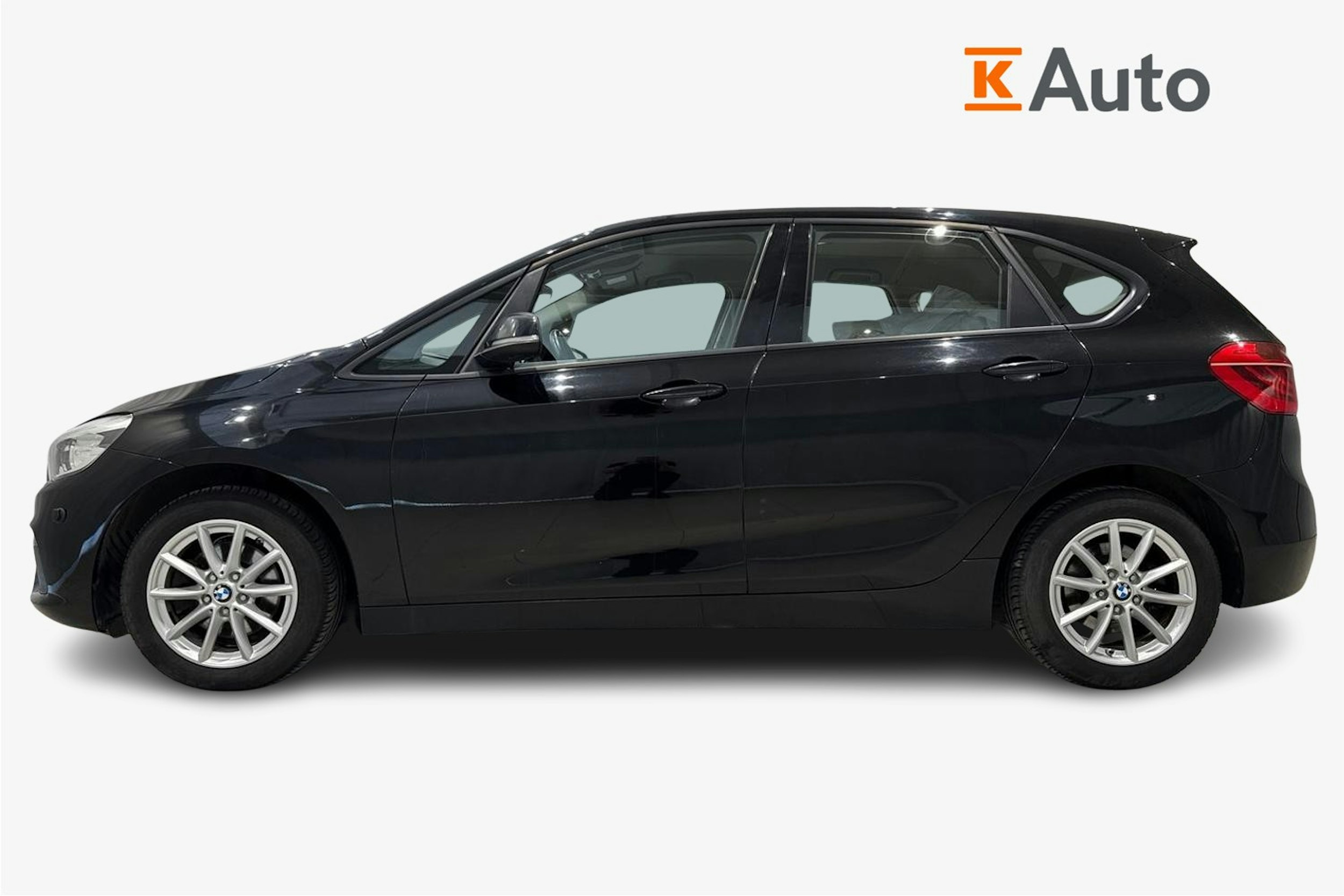 musta BMW 218 2015 kuva 6.