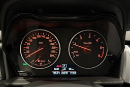 musta BMW 218 2015 kuva 16.