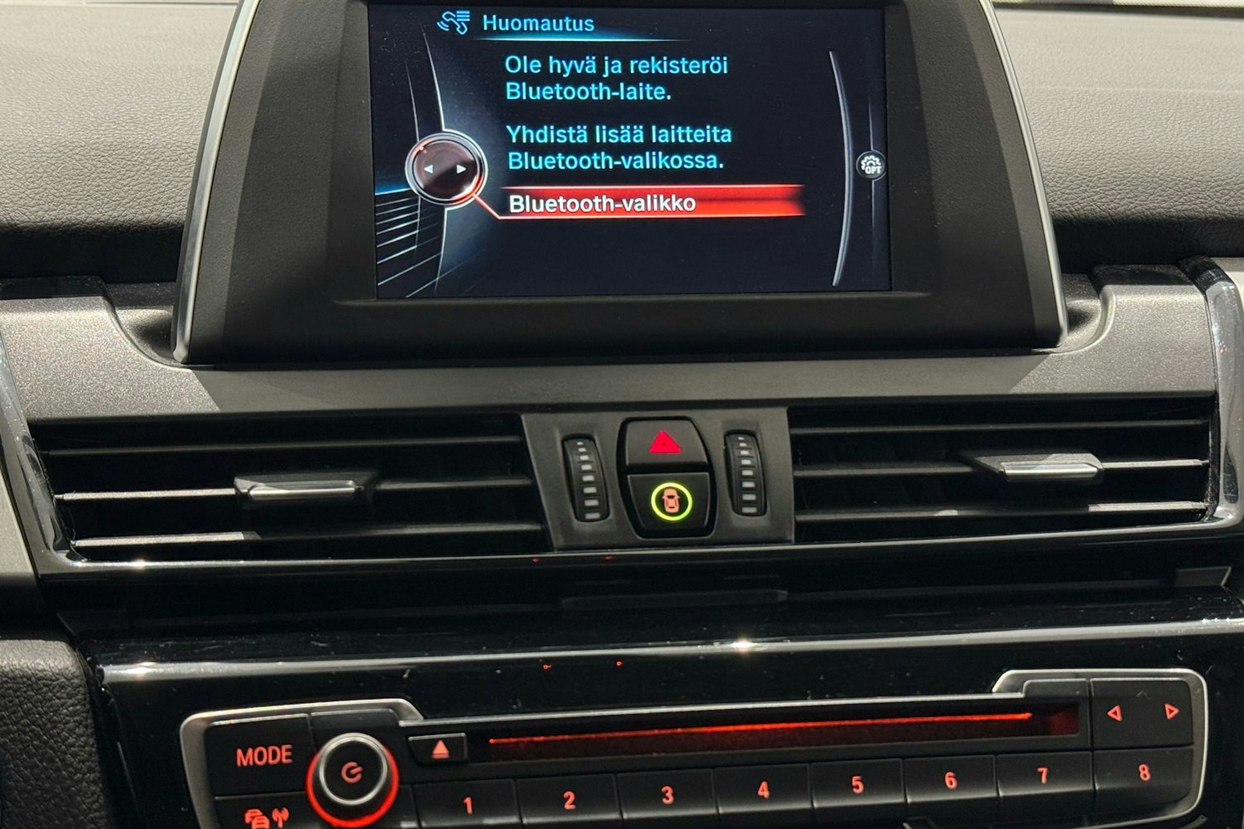 musta BMW 218 2015 kuva 21.