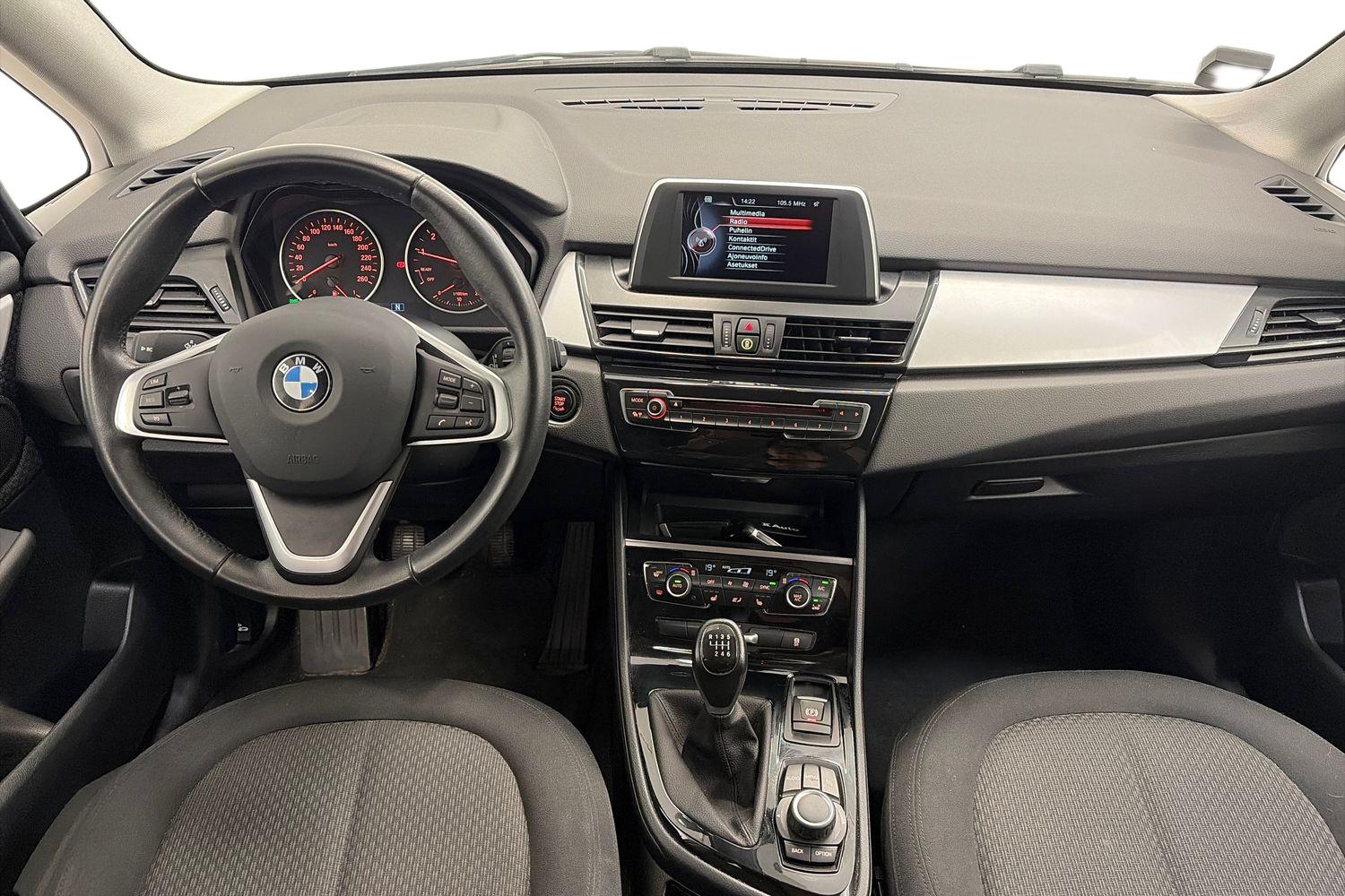 BMW 218 F45 Active Tourer 218i Business 2015, kuva 7/23