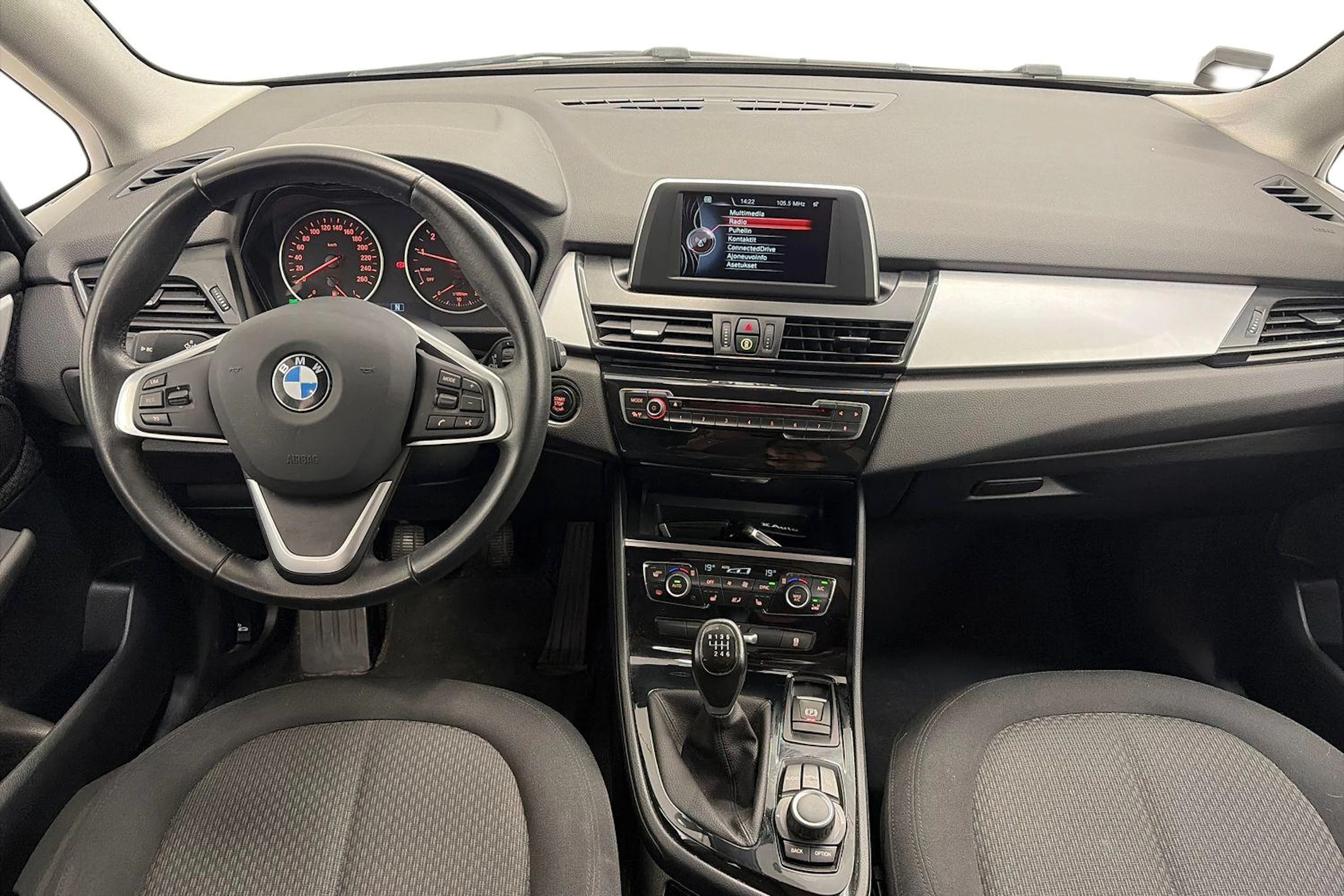 hopea BMW 218 2015 kuva 7.