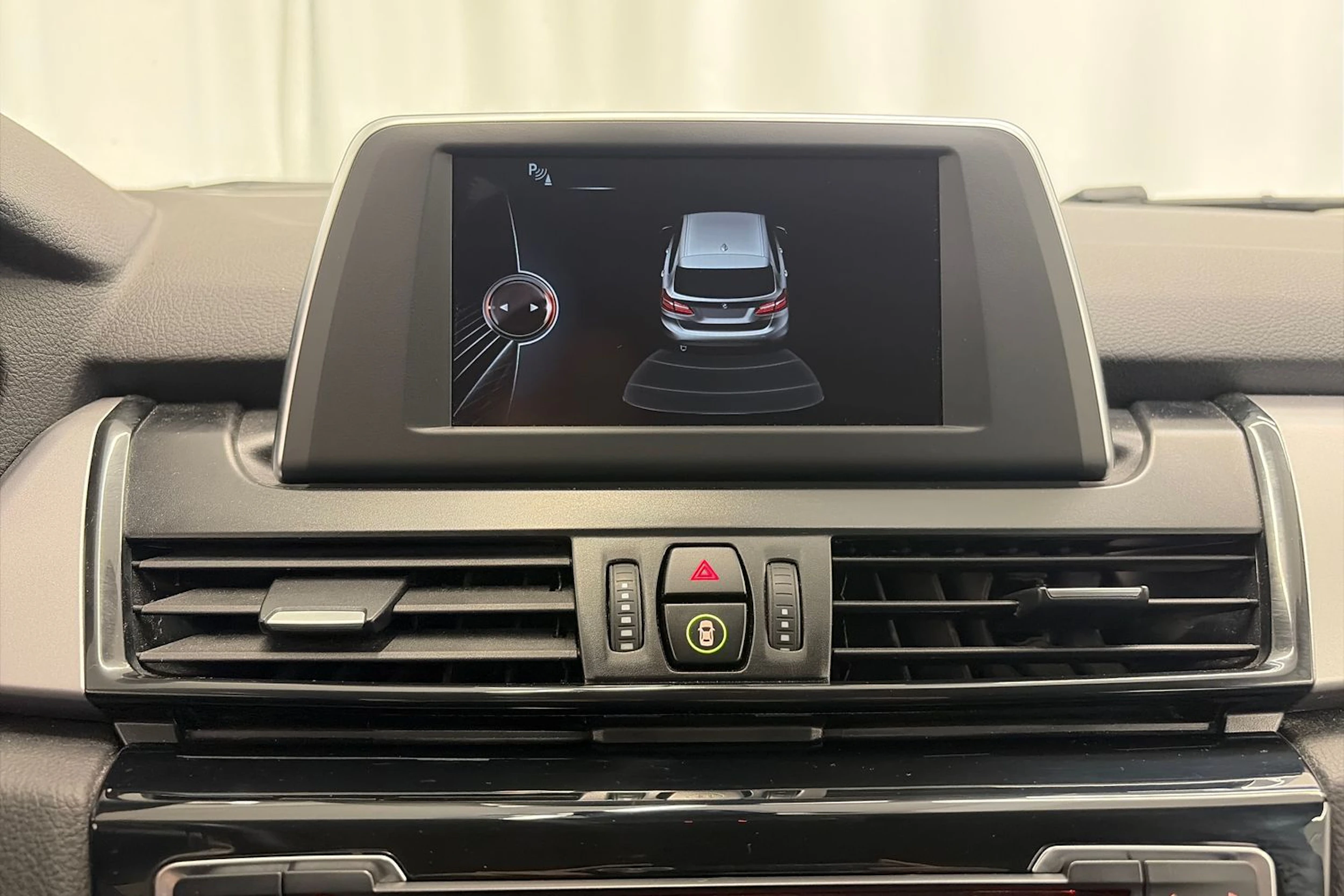 hopea BMW 218 2015 kuva 18.