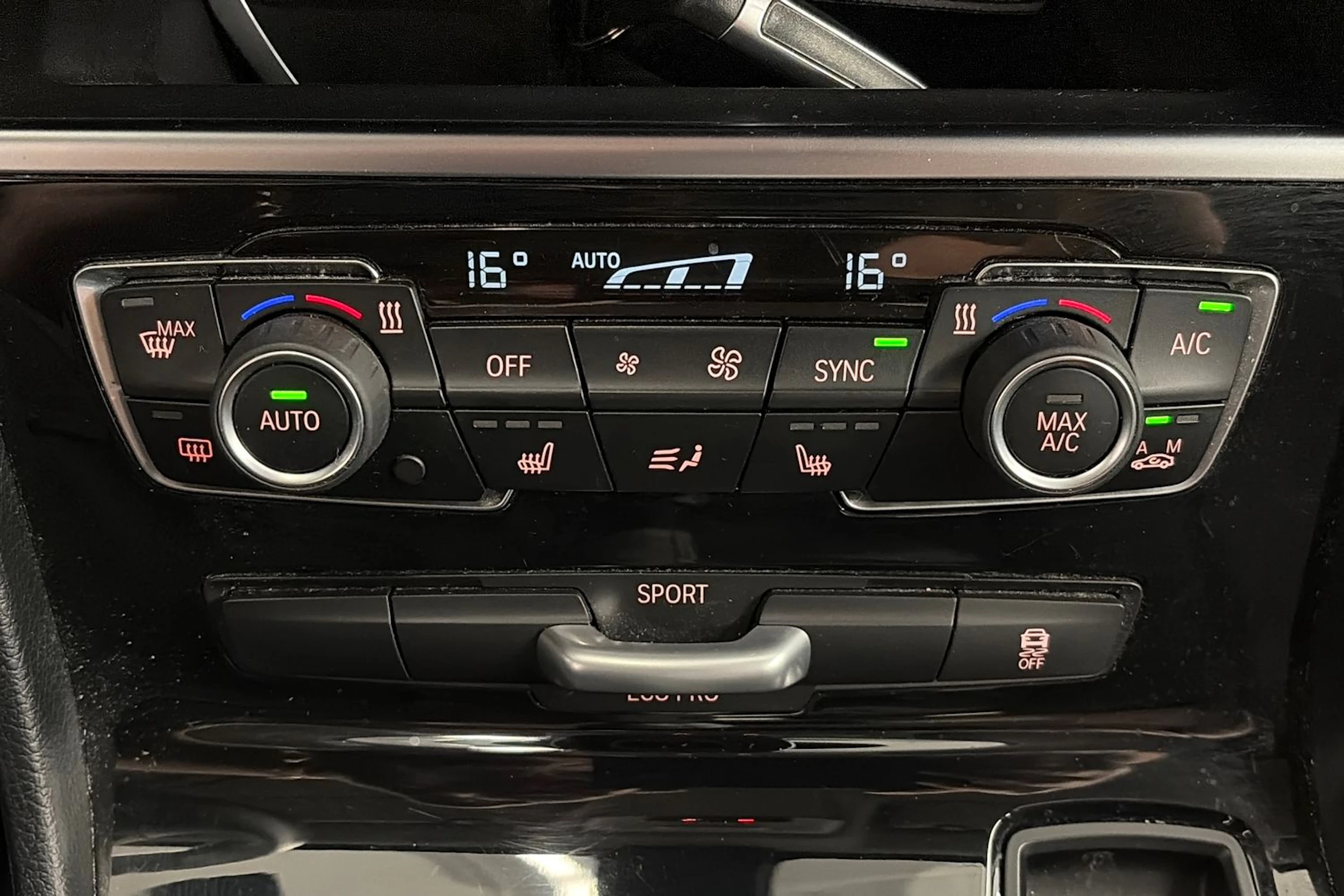 hopea BMW 218 2015 kuva 19.
