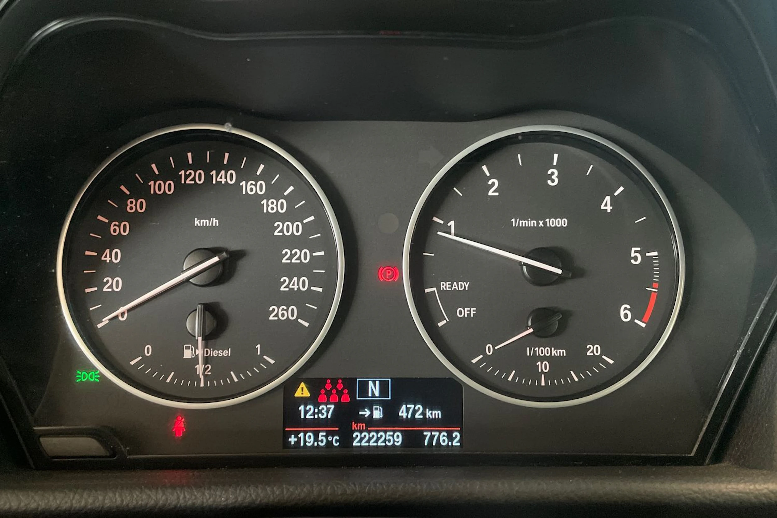 musta BMW 218 2016 kuva 12.