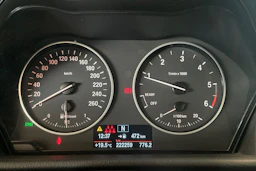 musta BMW 218 2016 kuva 12.