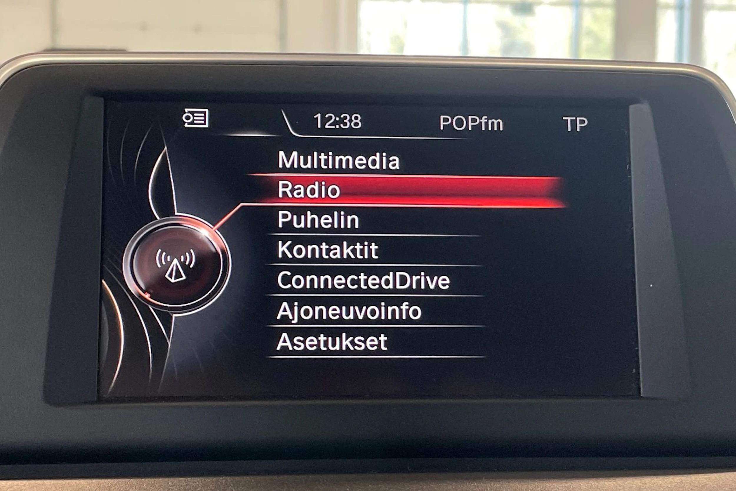 musta BMW 218 2016 kuva 17.