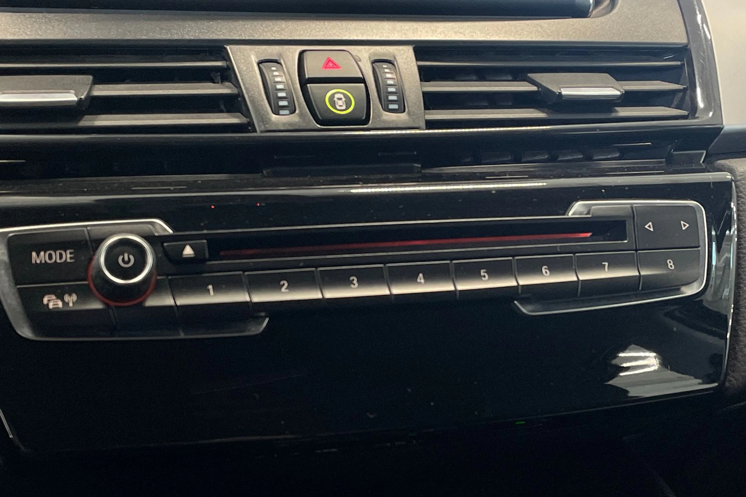 musta BMW 218 2016 kuva 22.