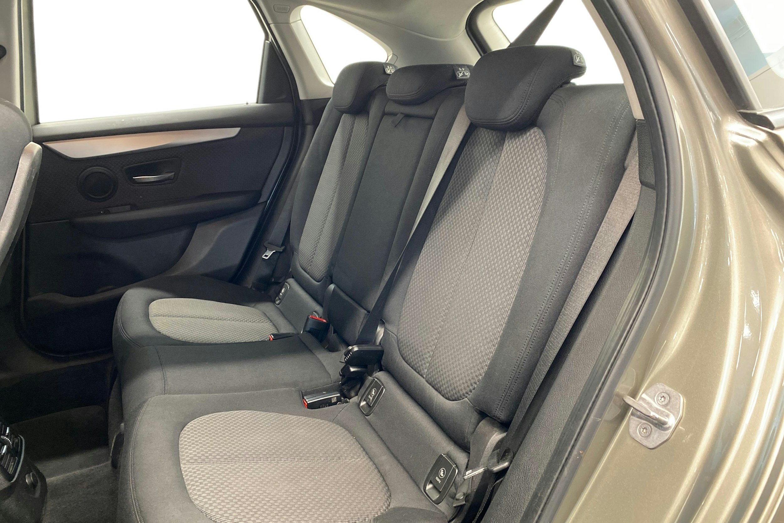 hopea BMW 218 2016 kuva 10.