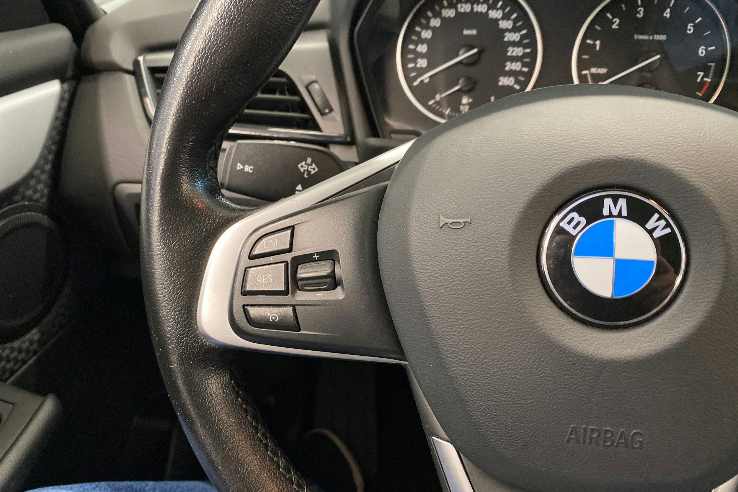 hopea BMW 218 2016 kuva 14.