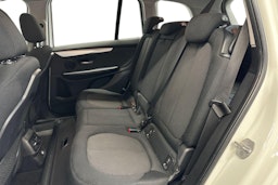 valkoinen BMW 218 2017 kuva 10.