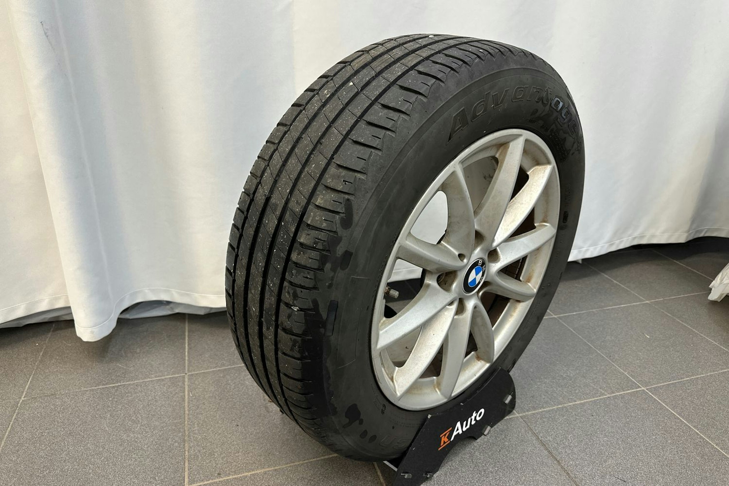 valkoinen BMW 218 2017 kuva 13.