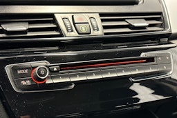 valkoinen BMW 218 2017 kuva 18.