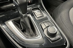 valkoinen BMW 218 2017 kuva 20.