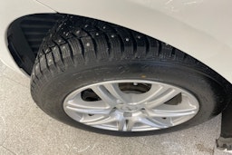 Valkoinen BMW 218 2017 kuva 15.