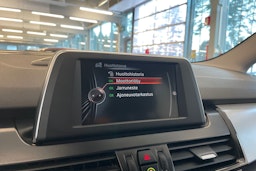 Valkoinen BMW 218 2017 kuva 20.