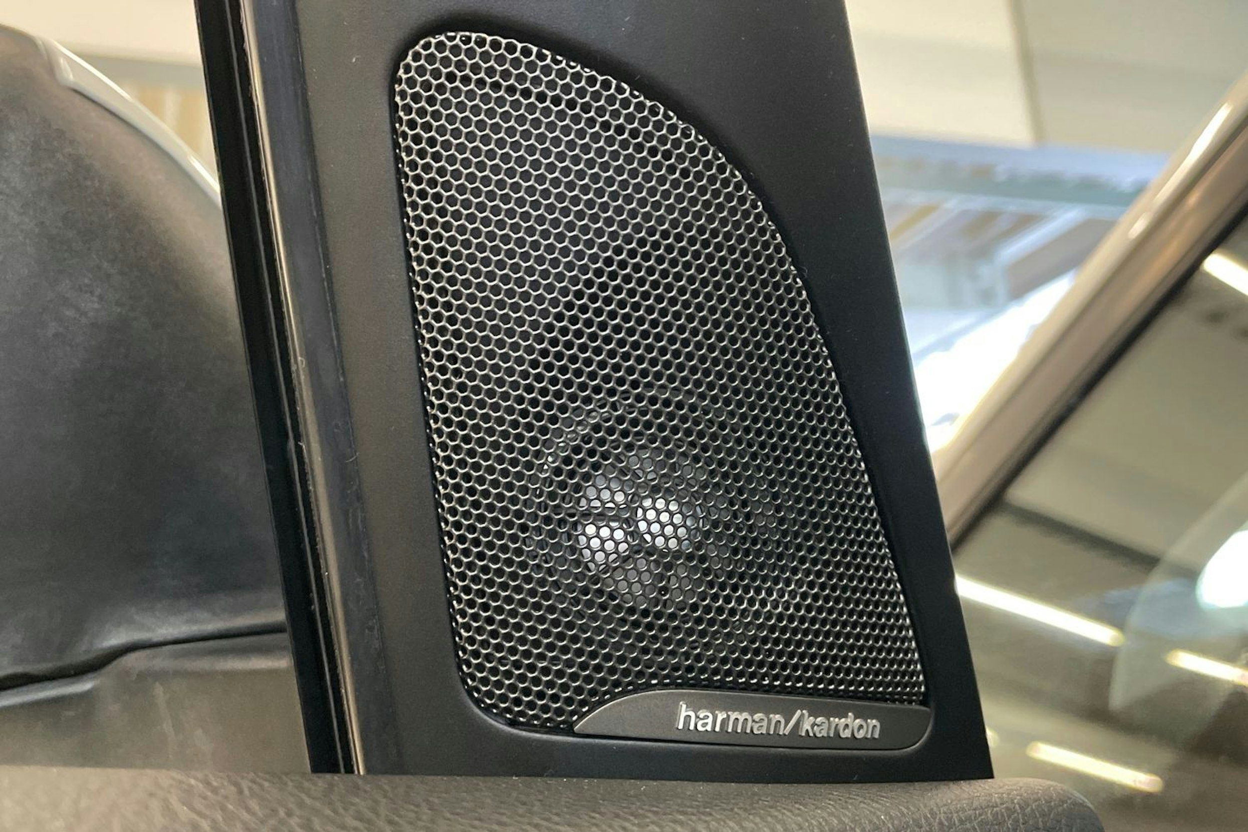 Valkoinen BMW 218 2017 kuva 24.