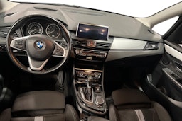 Sininen BMW 218 2018 kuva 9.